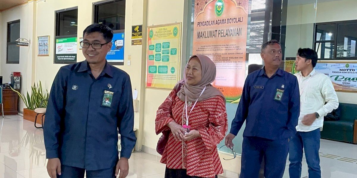 Hadir di Ruang Peradilan: Refleksi atas Kehadiran Etnografis dalam Penelitian Hukum Islam